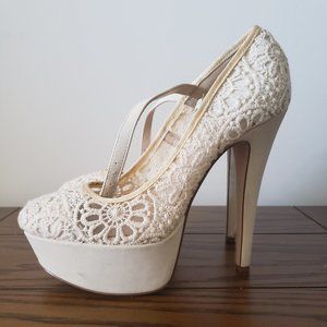 Anne Michelle Lace Pumps